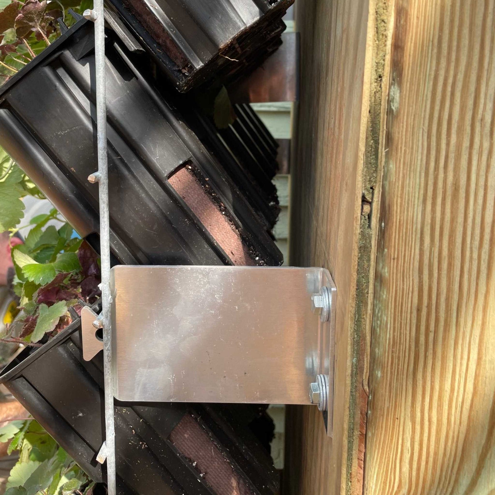 Mounting cleats aluminum in use