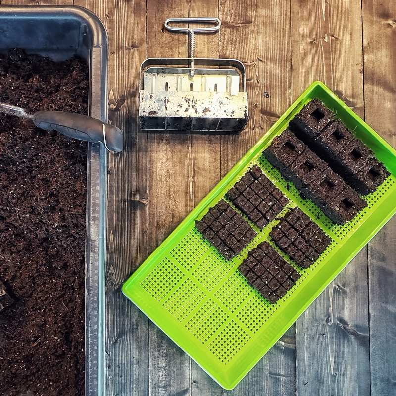 Soil blocker 4 Block with mesh tray