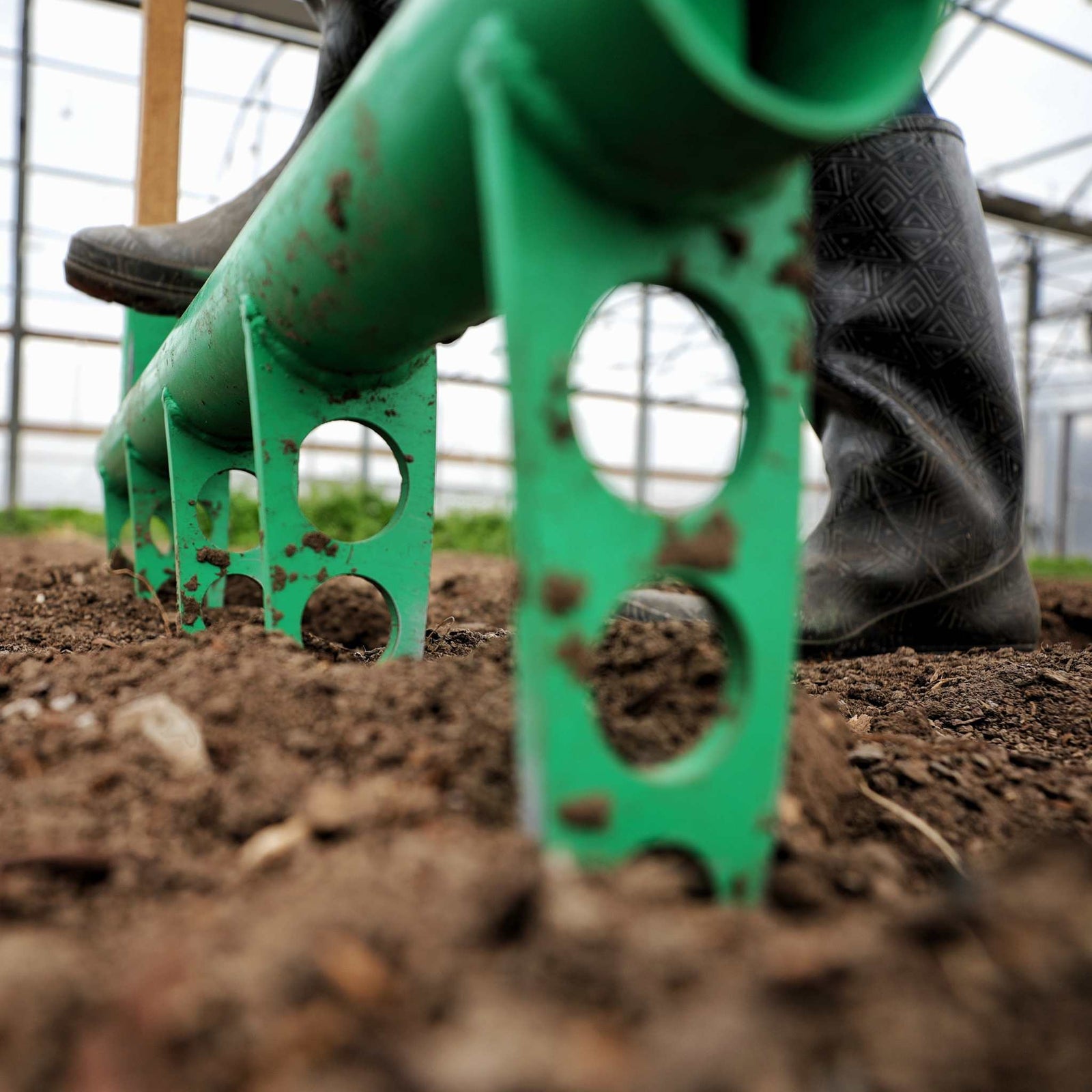Closeup of Step Bar on Broad Fork with green powdercoating